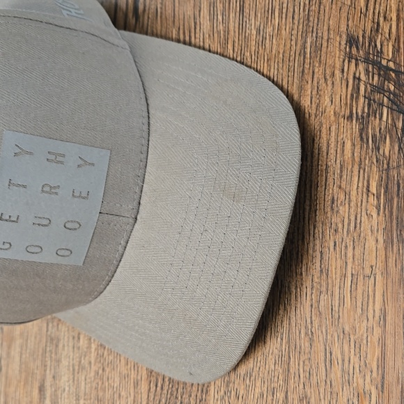 Snapback - Picture 5 of 6